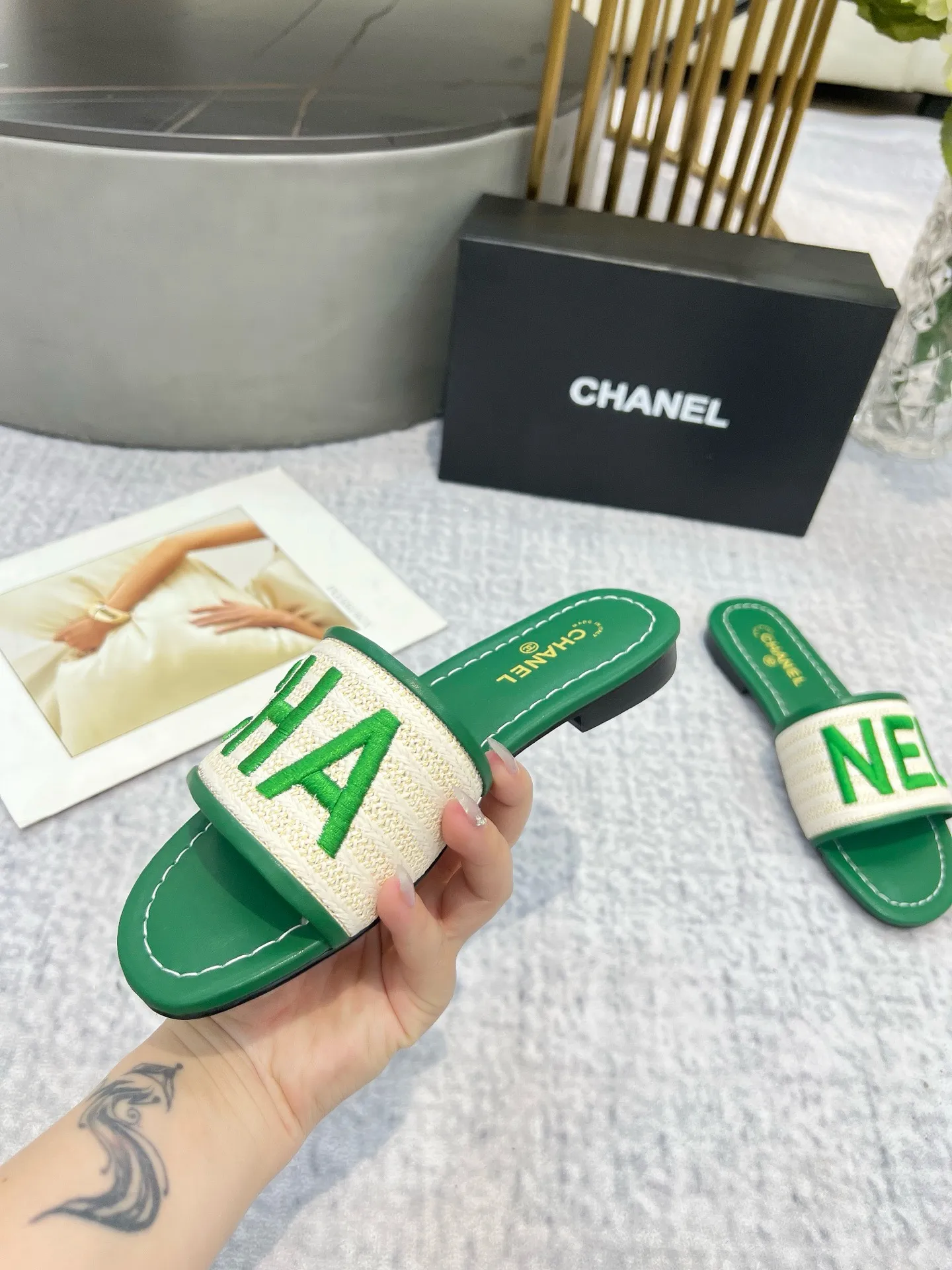 💕💕Factory direct selling price p340💕💕 Genuine leather sole +30 CHANEL, the upper uses three-dimensional electric embroidery technology, the upper foot is comfortable, soft and breathable, must-have size 35-43, leather sole +30
